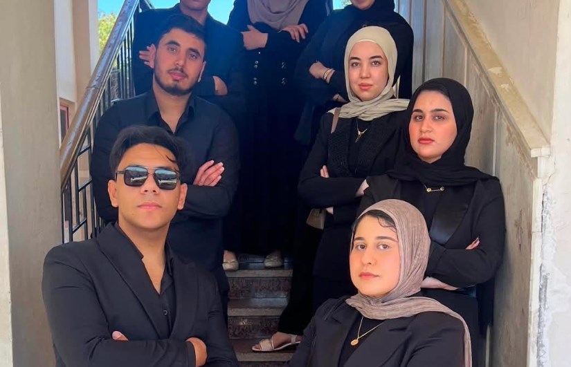 فريق العمل 