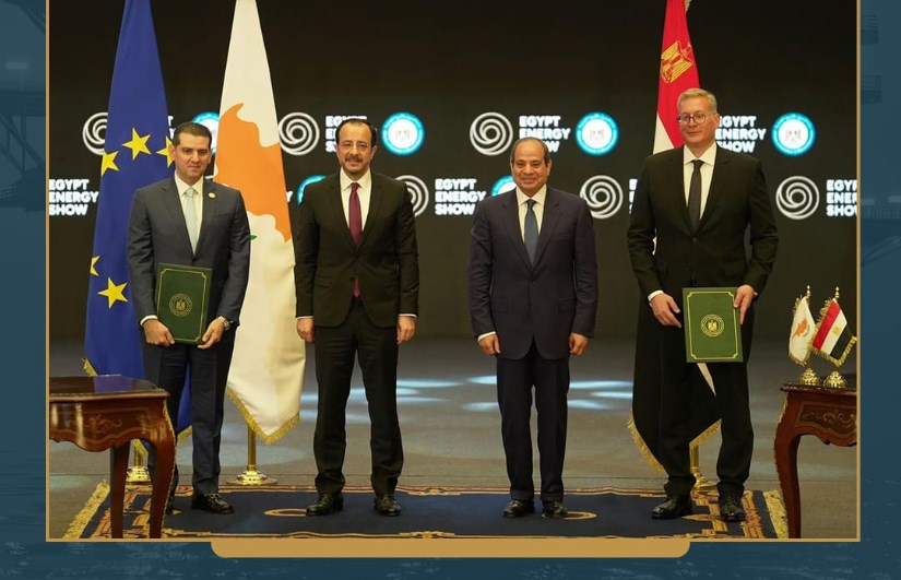 الرئيس عبد الفتاح السيسي خلال توقيع الاتفاقية