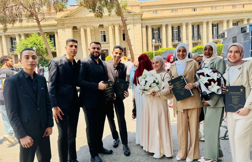 طلاب تمريض جامعة القاهرة  