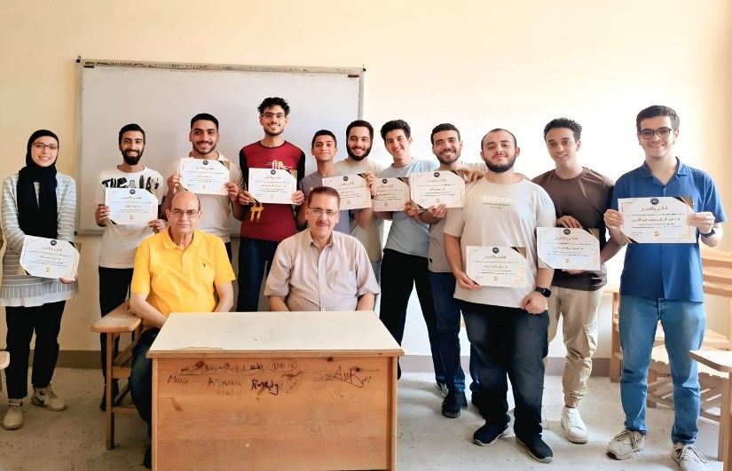 طلاب معهد البحيرة 