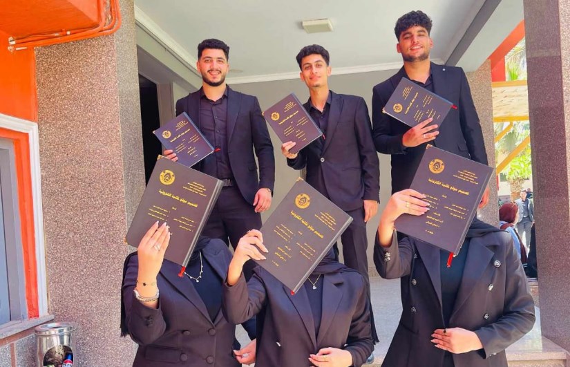 فريق من طلاب المعهد العالي للحاسبات والمعلومات وتكنولوجيا الإدارة