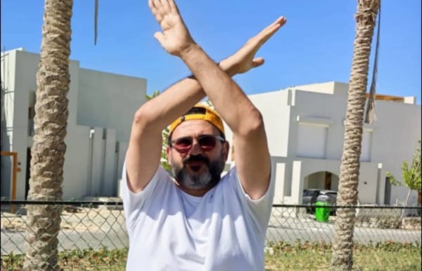 أكرم حسني 