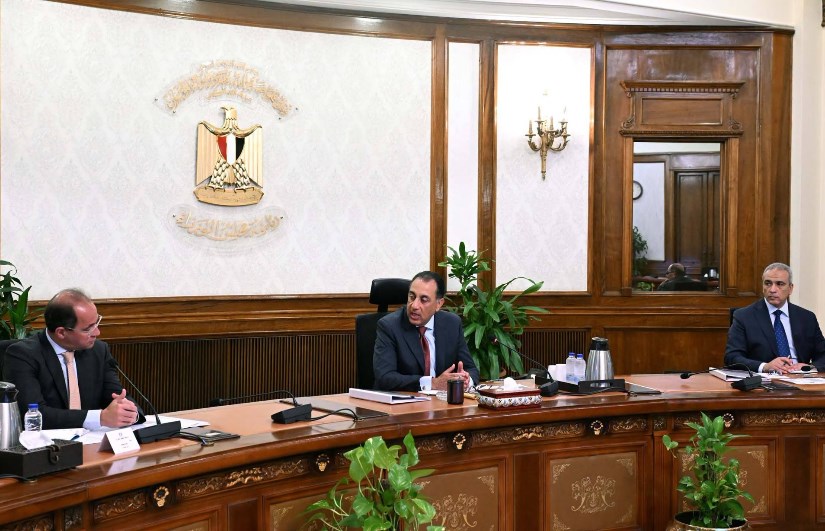 اجتماع متابغة مشروعات الطاقة