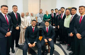 فريق العمل 