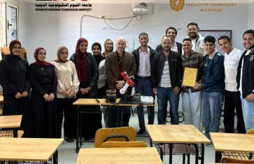 فريق العمل 