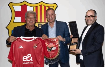 برشلونة والأهلي 