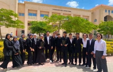 طلاب كلية تكنولوجيا الصناعة والطاقة بجامعة برج العرب التكنولوجية.