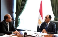 رئيس الوزراء مع وزير المالية 