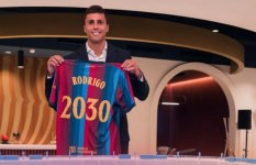 رودري بقميص برشلونة 