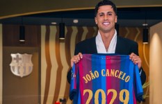 كانسيلو بقميص برشلونة 
