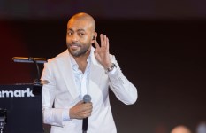 تامر عاشور