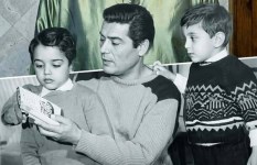 شكري سرحان 