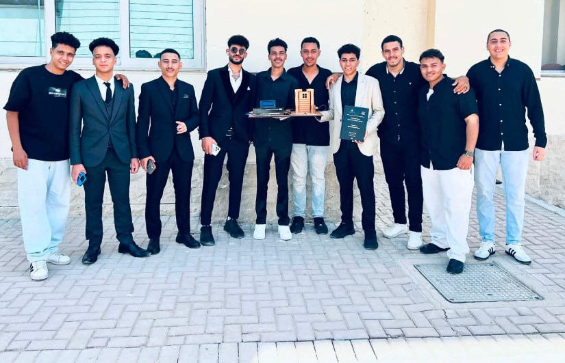 فريق العمل 