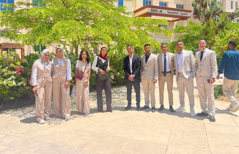 فريق العمل