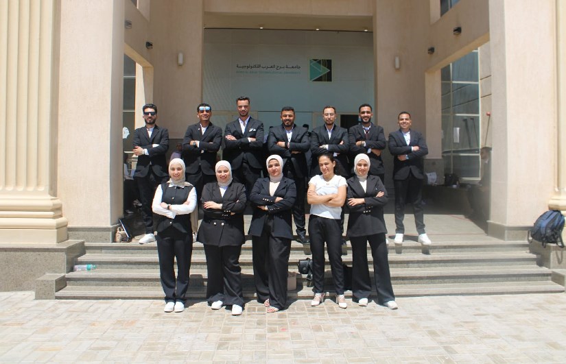فريق العمل 