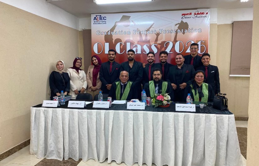 طلاب معهد العبور