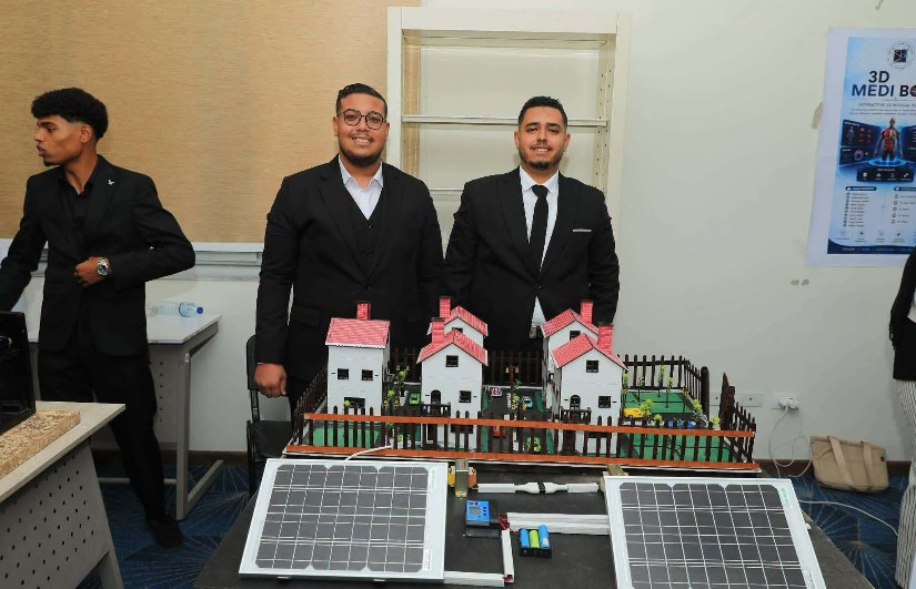 طلاب كلية تكنولوجيا الصناعة والطاقة بجامعة أسيوط الجديدة التكنولوجية