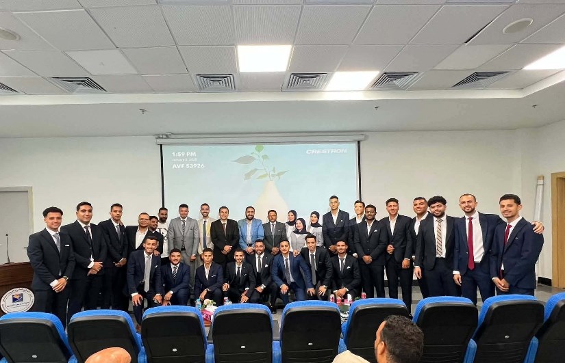 طلاب كلية تكنولوجيا الصناعة والطاقة - برنامج تكنولوجيا تشغيل وصيانة السفن
