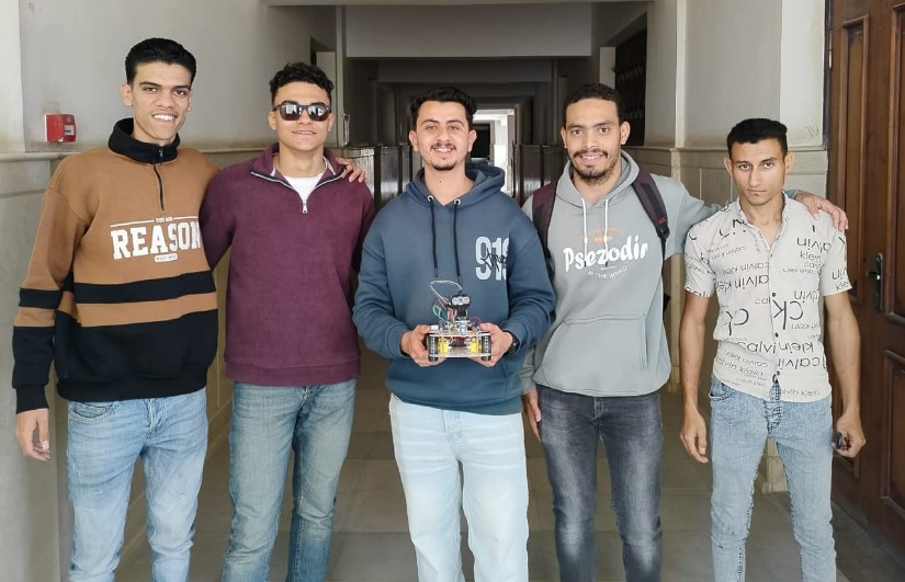 طلاب جامعة الفيوم التكنولوجية الدولية