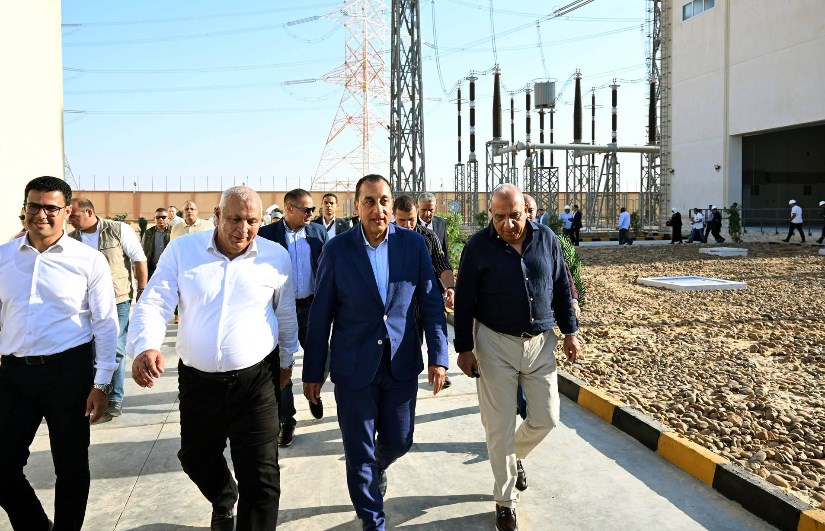 جولة رئيس الوزراء فى محطة محولات كهرباء شرق مطروح