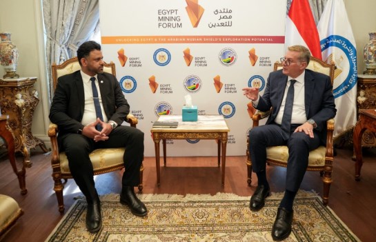 وزير البترول خلال الاستقبال 