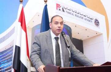 الدكتور إسلام عزام رئيس هيئة الرقابة المالية