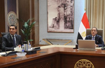 جانب من اجتماع رئيس الوزراء مع وزير الشباب والرياضة