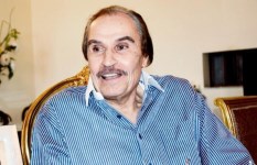 عزت العلايلي