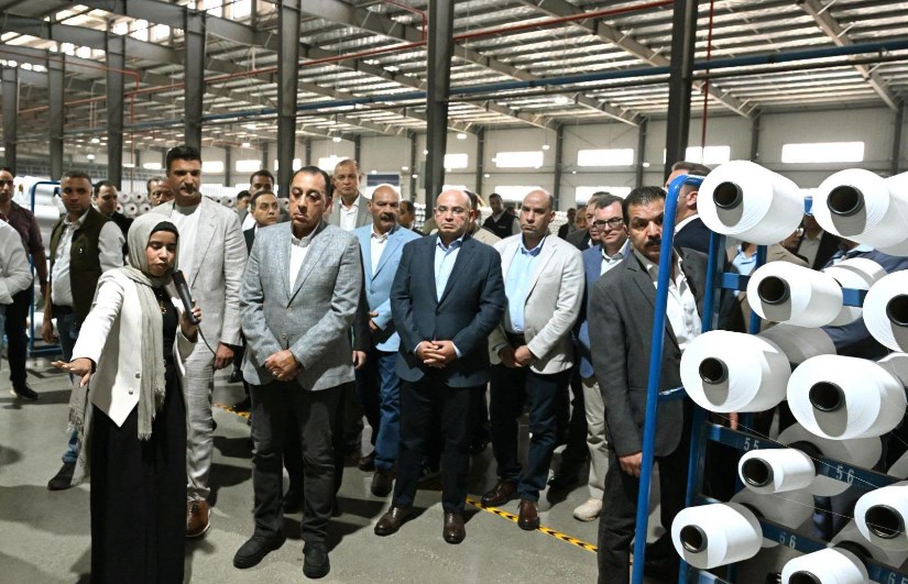 جولة رئيس الوزراء فى المنطقة الصناعية بالسخنة