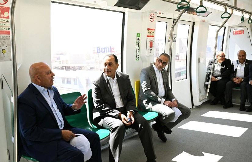 جولة رئيس الوزراء بالمونوريل