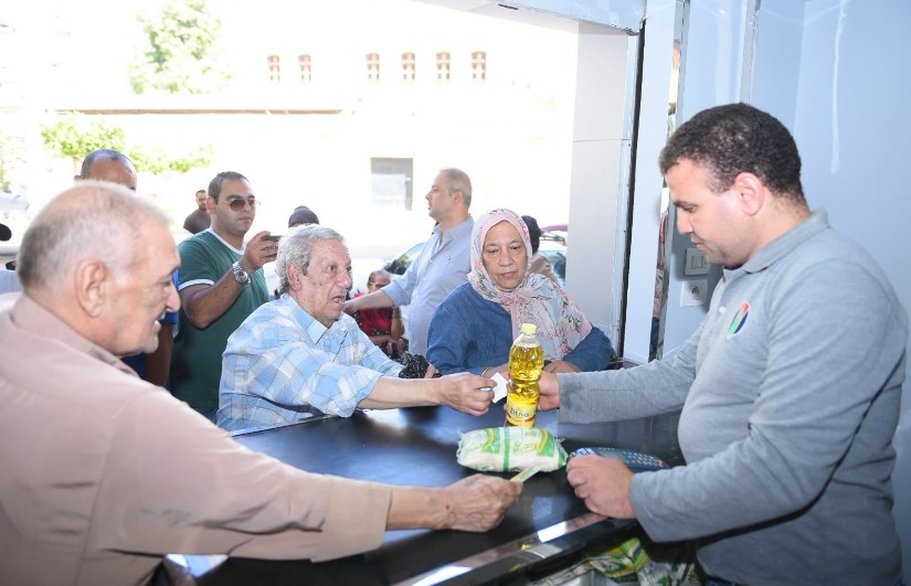 اقبال المواطنين على فروع كارى أون