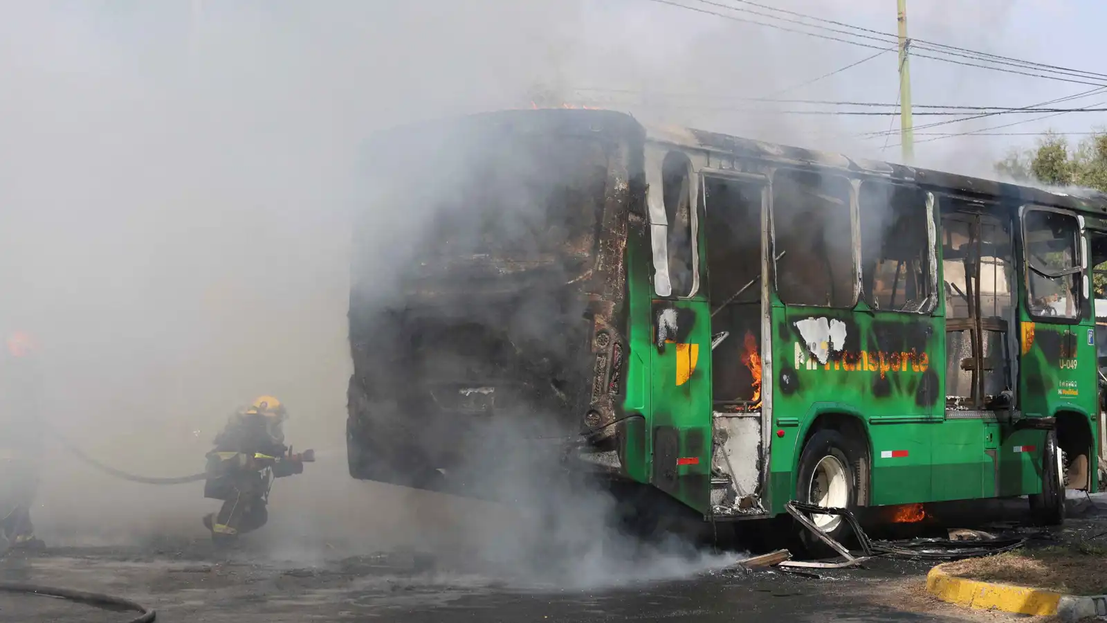 &mdash; بعد مقتل زعيم أكبر عصابة مخدرات: اندلاع أعمال شغب واسعة في أنحاء مختلفة من المدن المكسيكية